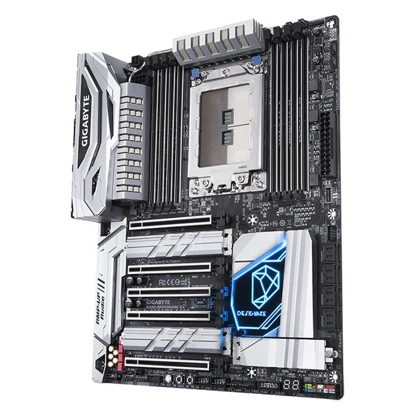 Gigabyte X399 DESIGNARE EX - Image 2